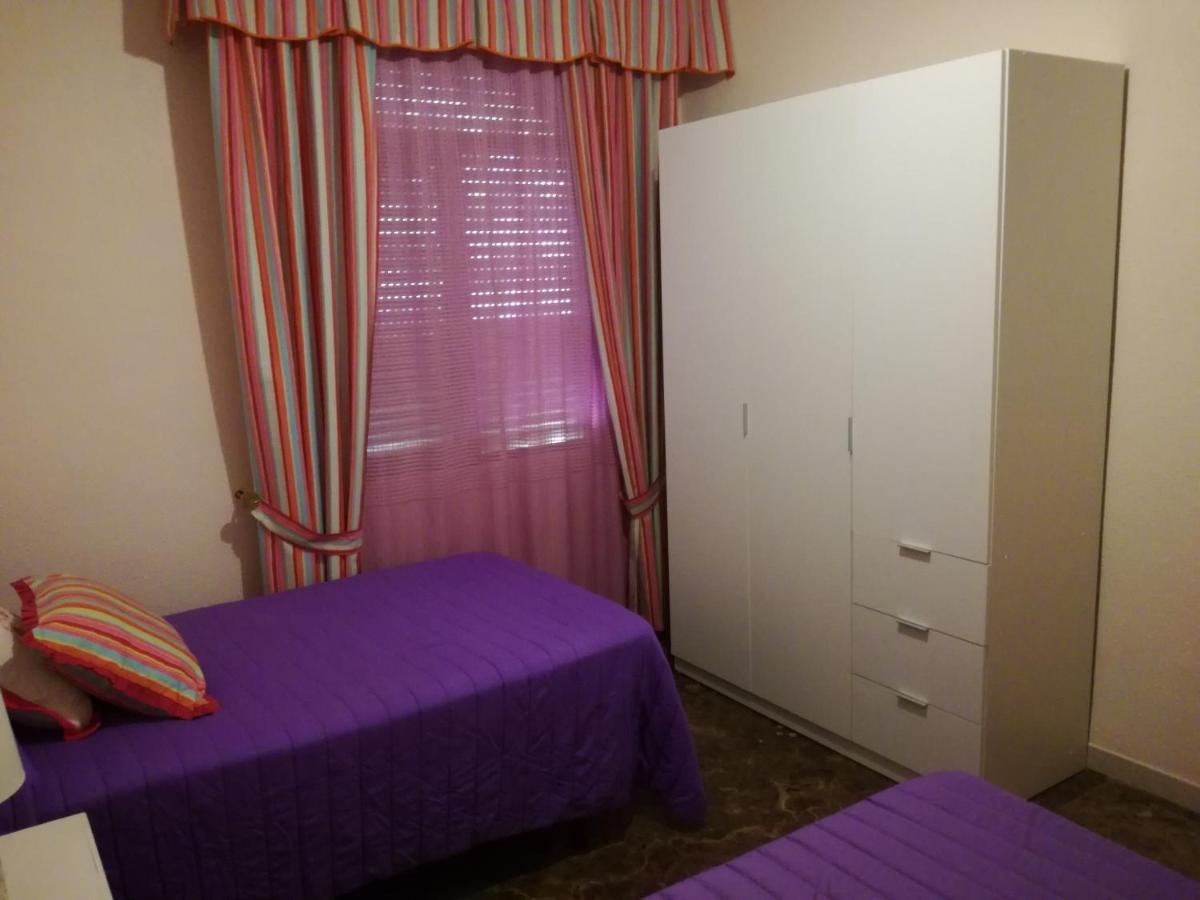 Alojamiento Romina Apartment Villanueva Del Arzobispo Luaran gambar