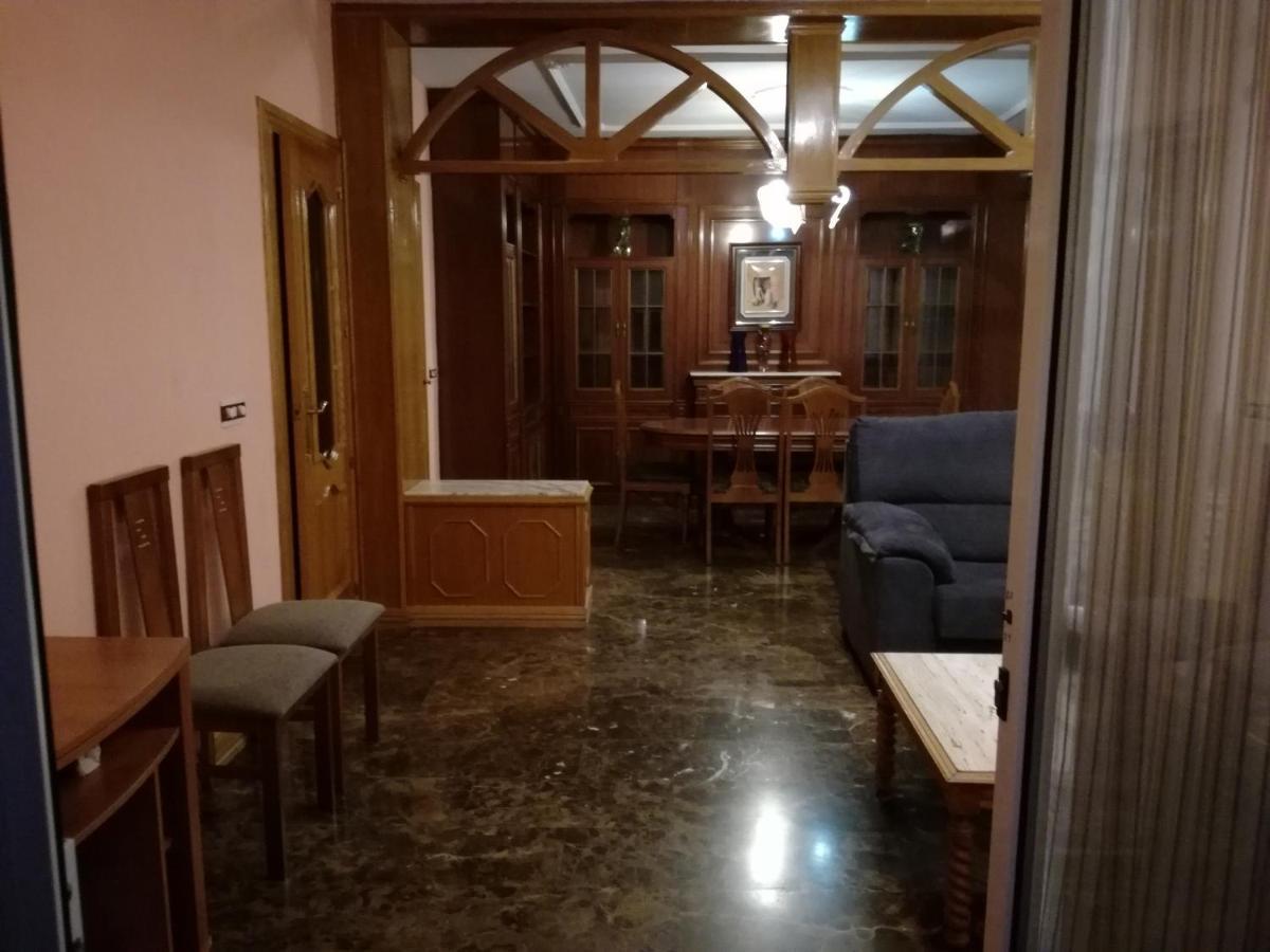 Alojamiento Romina Apartment Villanueva Del Arzobispo Luaran gambar