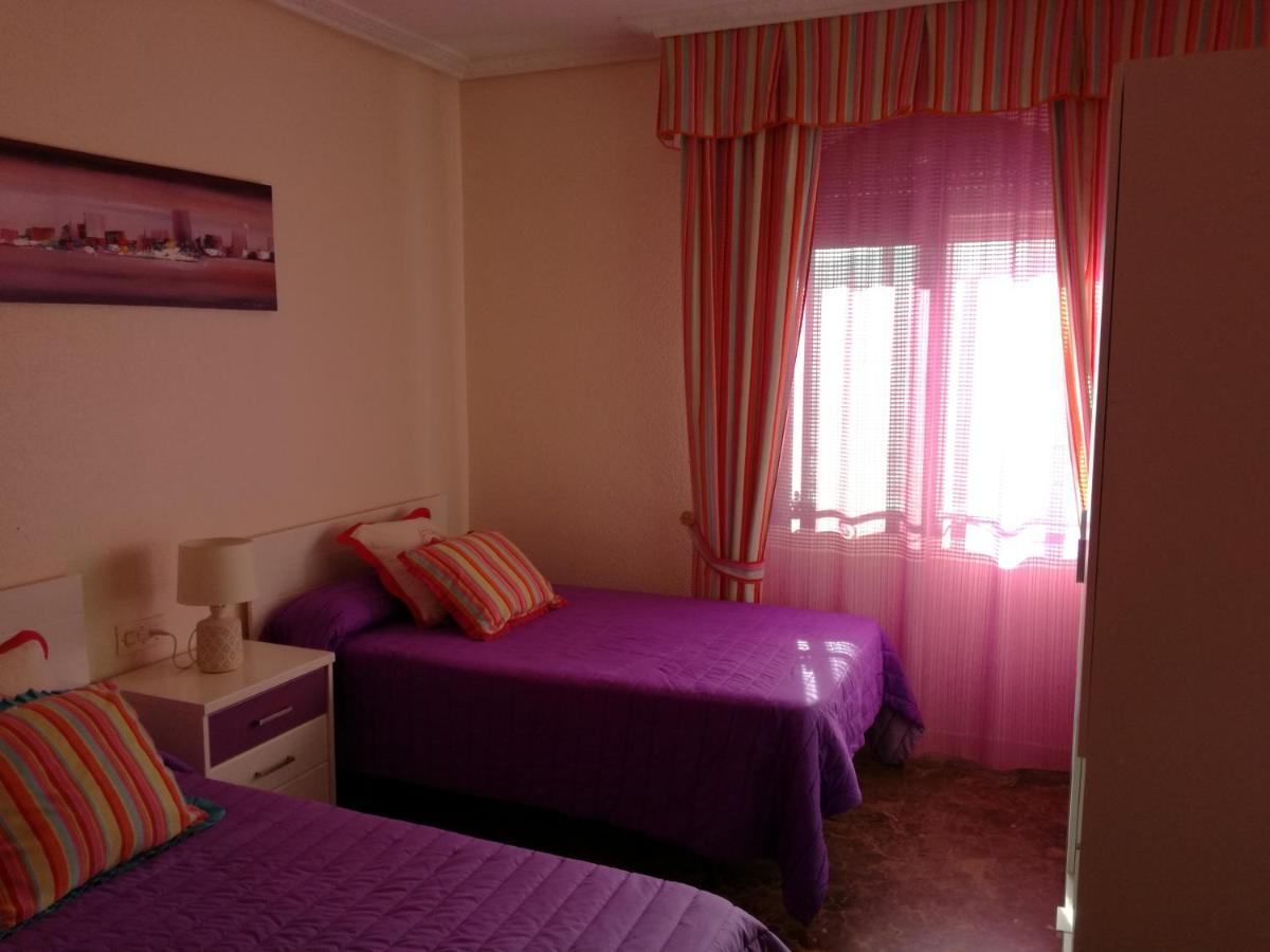 Alojamiento Romina Apartment Villanueva Del Arzobispo Luaran gambar