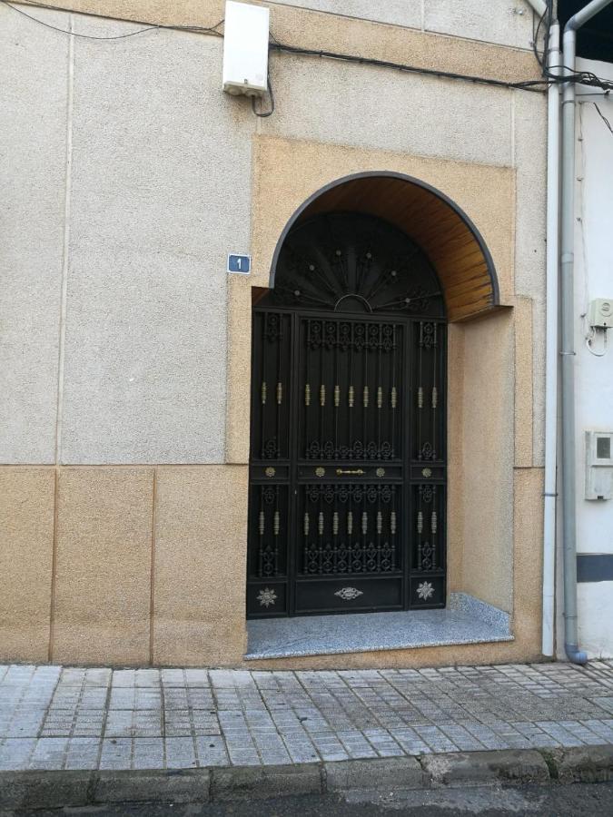 Alojamiento Romina Apartment Villanueva Del Arzobispo Luaran gambar